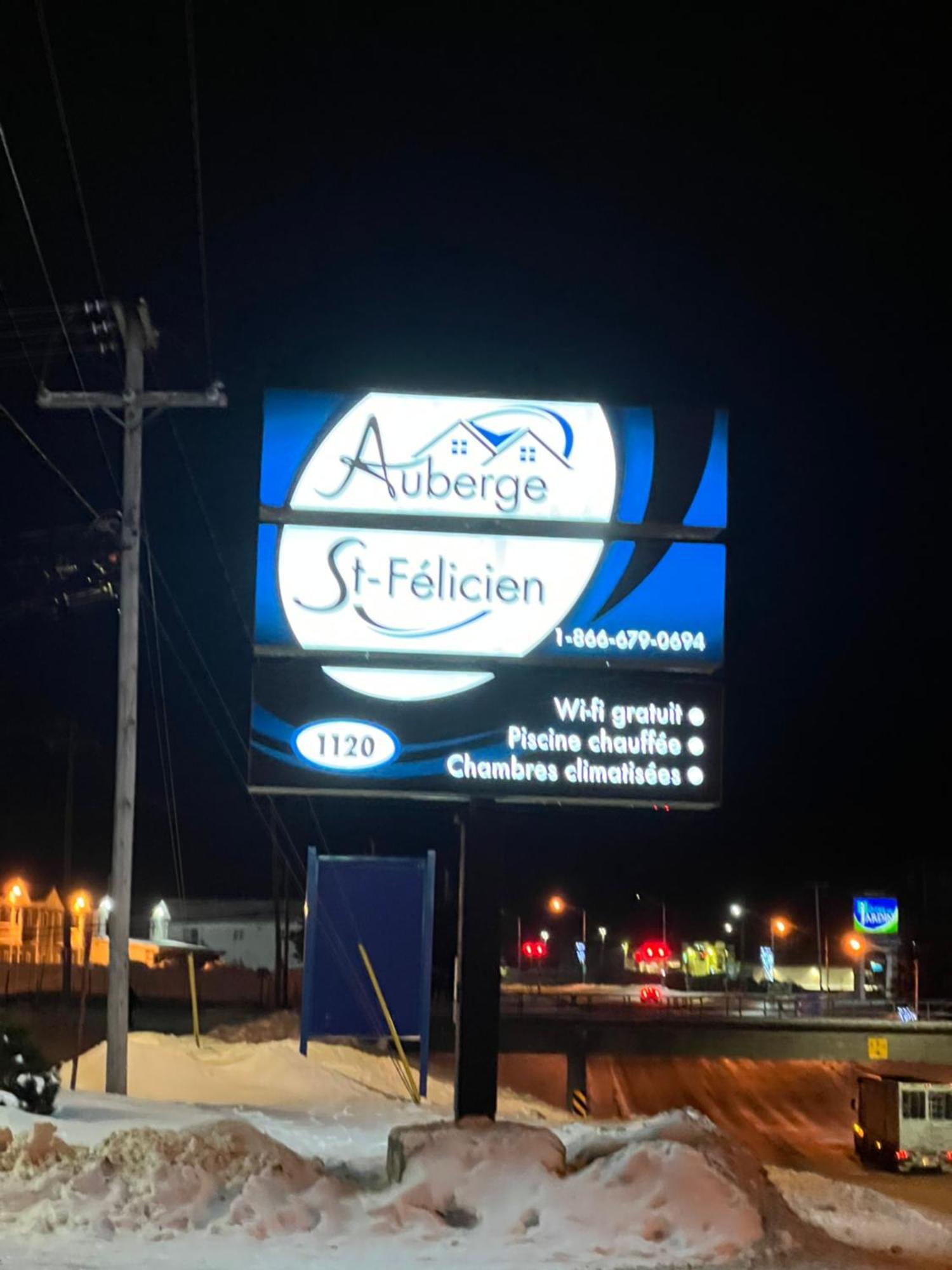 Hotel Auberge St-Felicien Saint-Félicien エクステリア 写真