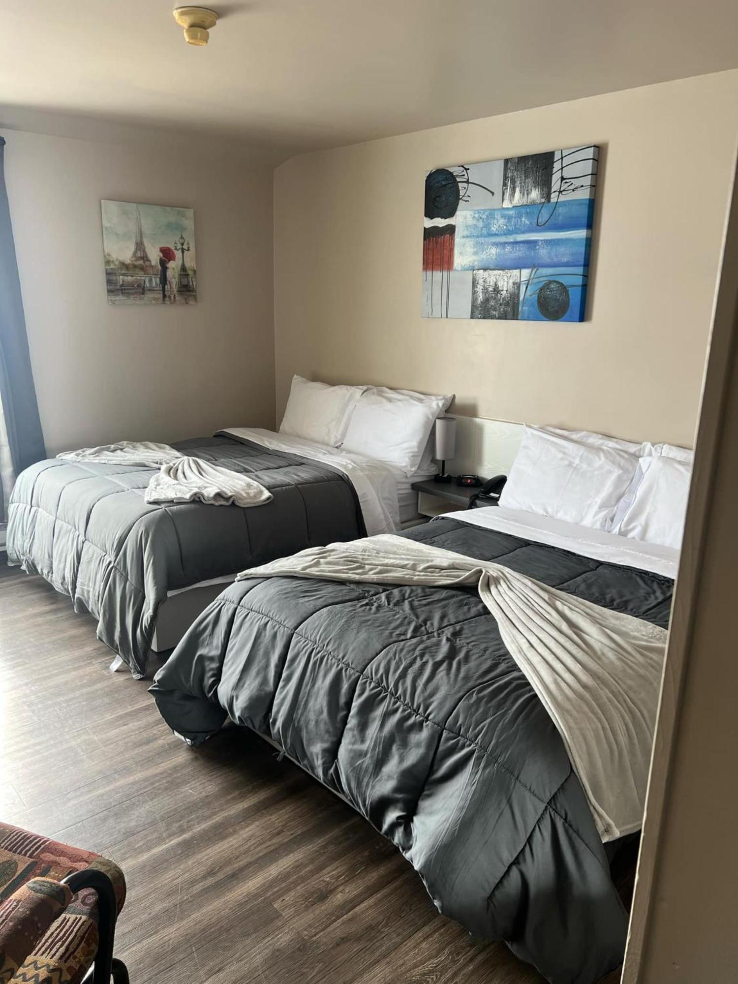 Hotel Auberge St-Felicien Saint-Félicien エクステリア 写真